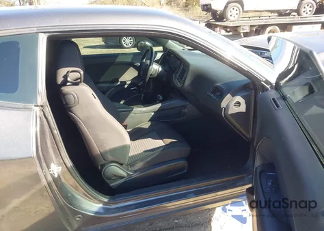 2019 Dodge Challenger Sxt z USA, uszkodzony, nr VIN 2C3CDZAG5KH719622